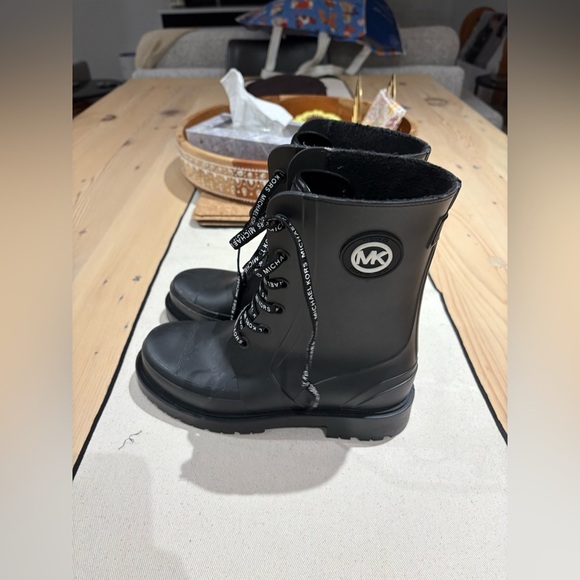 EUC-MICHAEL MICHAEL KORS
Montaigne PVC Rain Boot - Picture 7 of 8